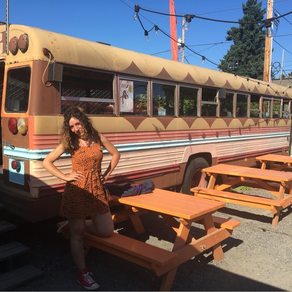 Meet your Posher, Lilia - Picture 4 of 4